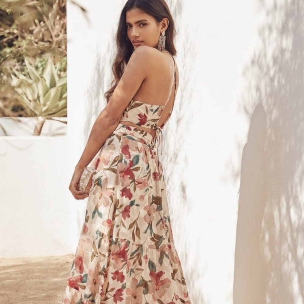 NWOT ASTR The Label Frolic Dress In Cream & Ruby Floral Maxi Dress Size L